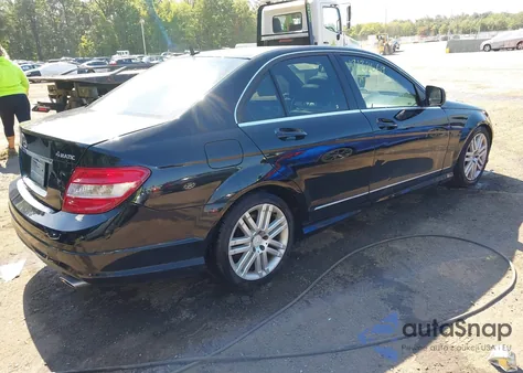 2008 Mercedes-Benz C 300 Sport 4Matic z USA, uszkodzony, nr VIN WDDGF81X58F164625